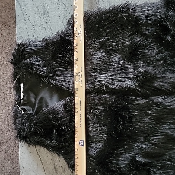 Faux Fur Vest Black Size S - Picture 8 of 9